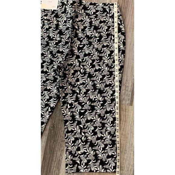Christopher & Banks Signature Slimming Black & White Tropical Print Crop Pants S - Picture 11 of 12